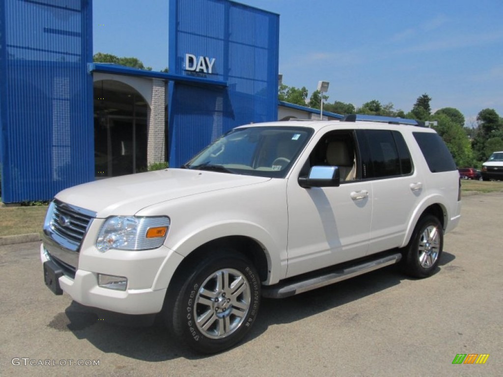 White Platinum Tri-Coat Ford Explorer