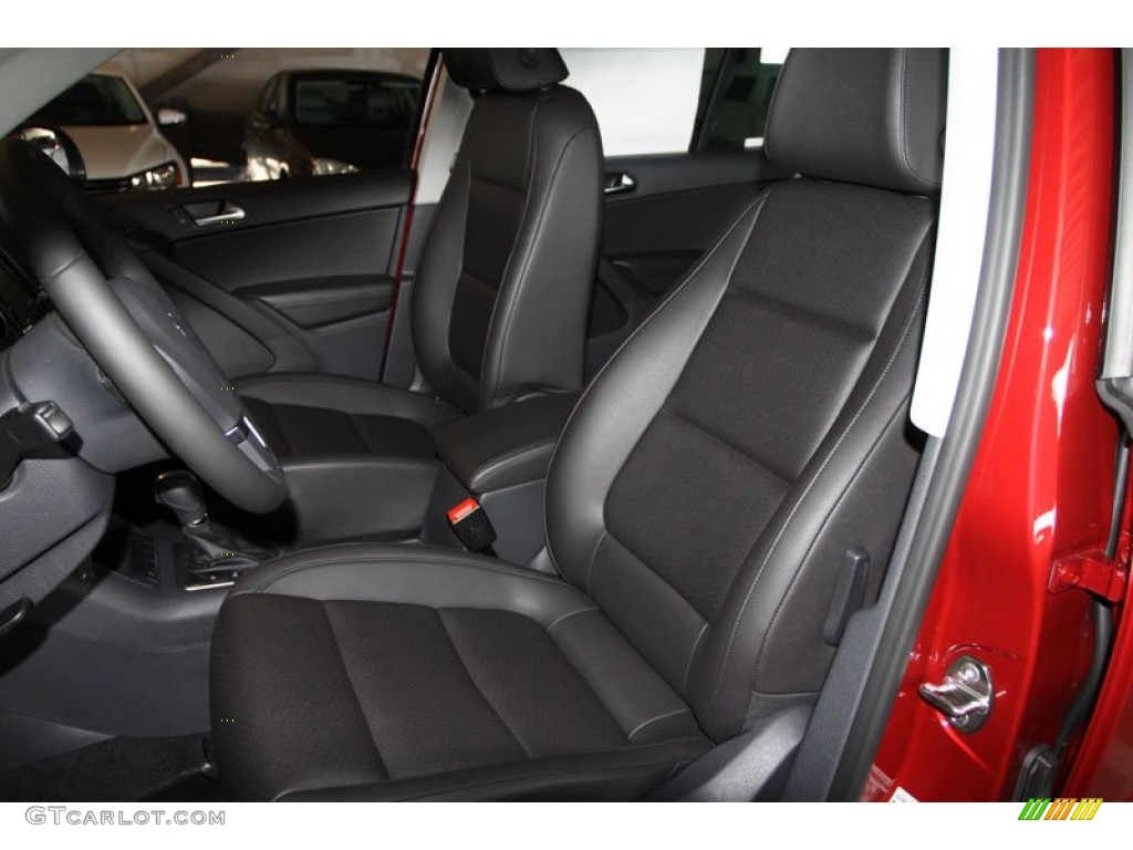 Black Interior 2013 Volkswagen Tiguan SE Photo #68102870