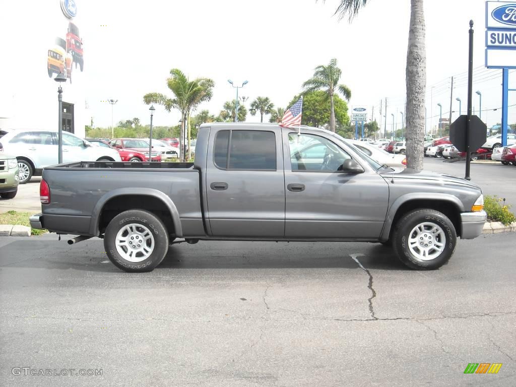 2004 Dakota SLT Quad Cab - Graphite Metallic / Dark Slate Gray photo #2