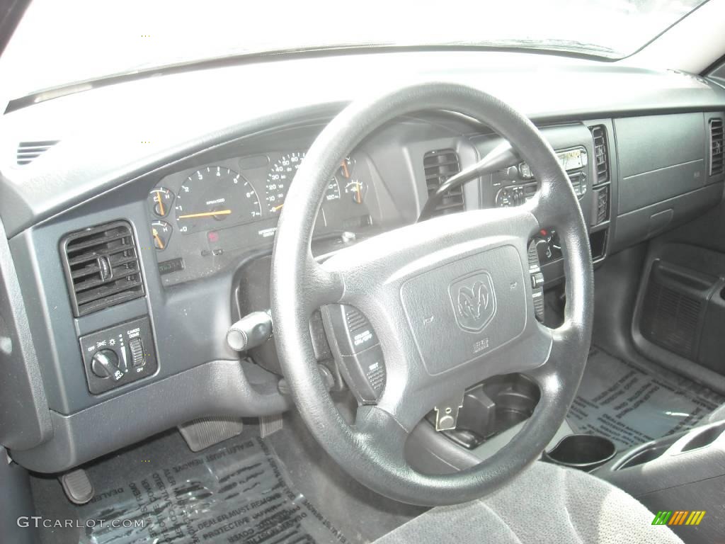 2004 Dakota SLT Quad Cab - Graphite Metallic / Dark Slate Gray photo #15