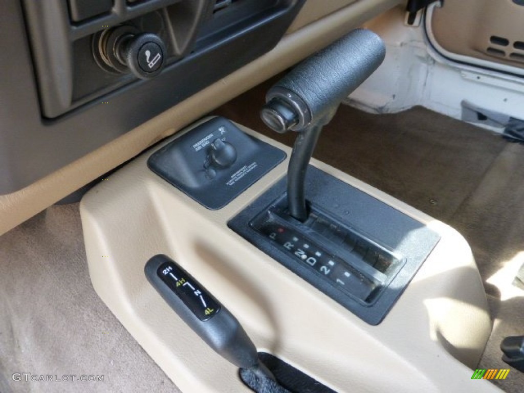 2001 Wrangler Sahara 4x4 - Stone White / Camel/Dark Green photo #21