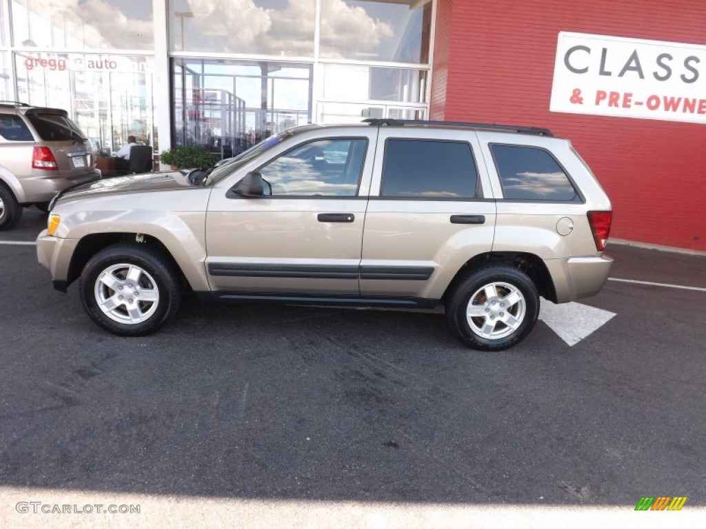 2006 Grand Cherokee Laredo - Light Khaki Metallic / Khaki photo #2