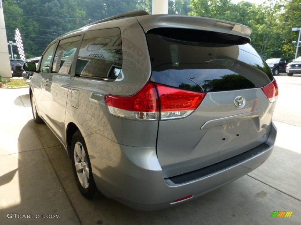 2012 Sienna LE - Silver Sky Metallic / Light Gray photo #4