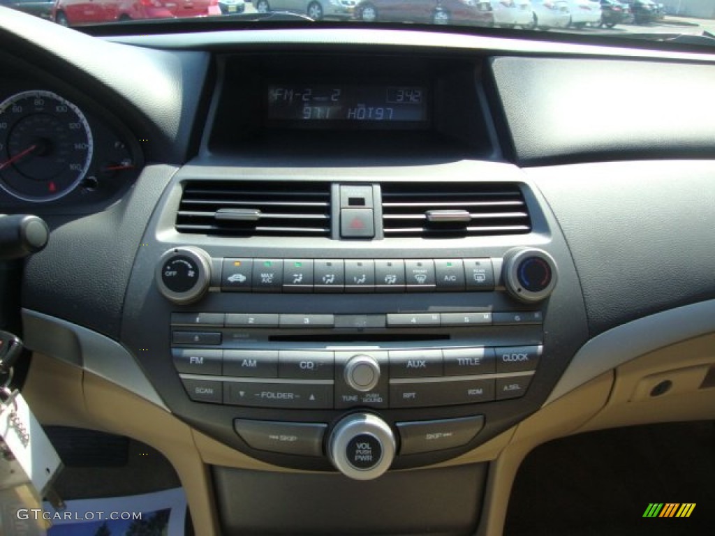 2011 Accord LX-P Sedan - Taffeta White / Ivory photo #16