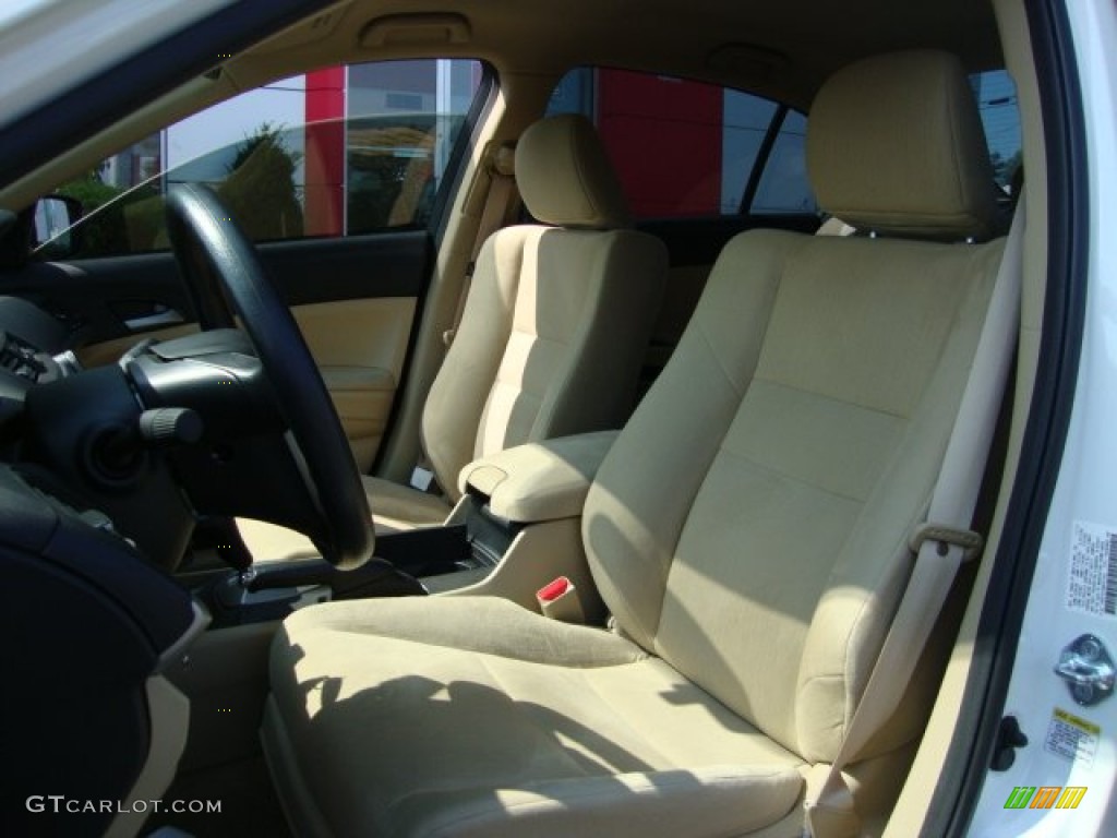 2011 Accord LX-P Sedan - Taffeta White / Ivory photo #19