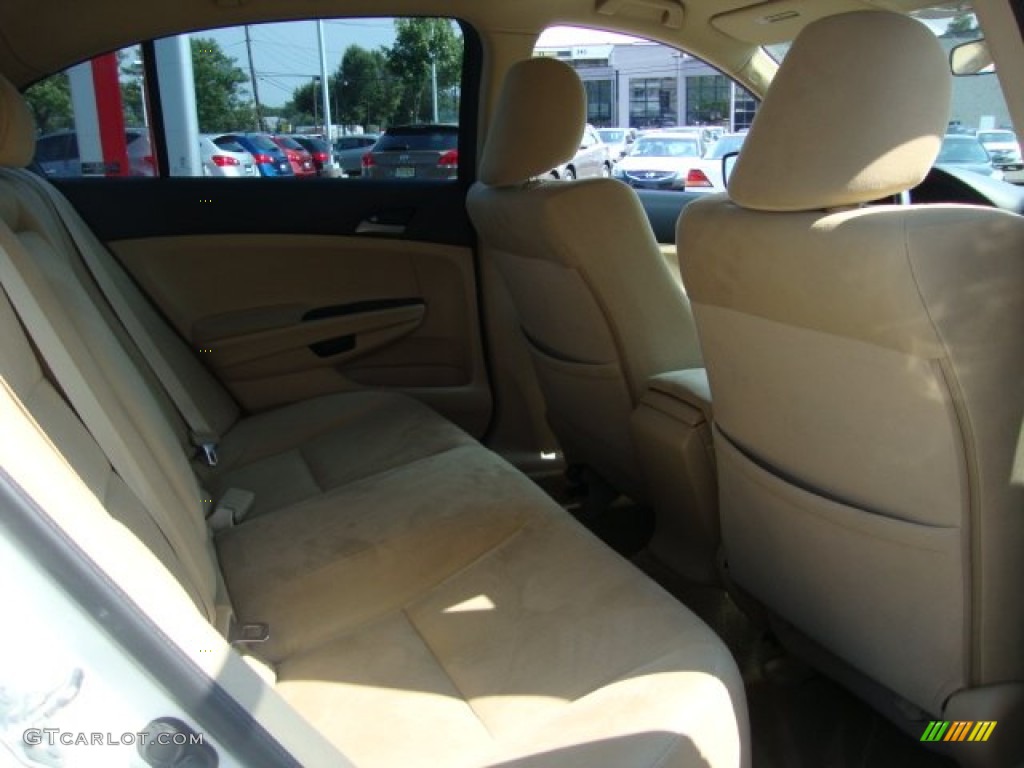 2011 Accord LX-P Sedan - Taffeta White / Ivory photo #23