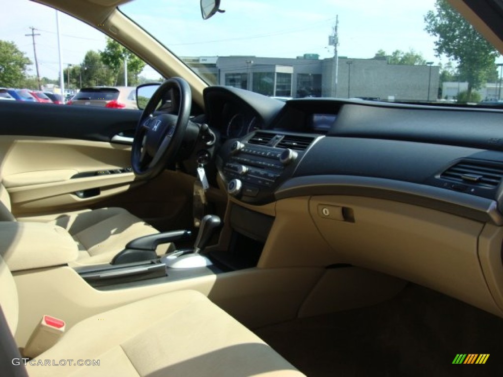 2011 Accord LX-P Sedan - Taffeta White / Ivory photo #25