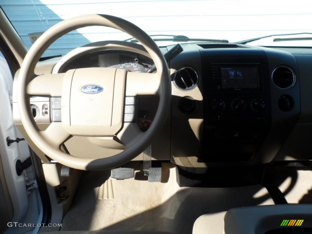 2006 F150 XLT SuperCrew - Oxford White / Tan photo #33