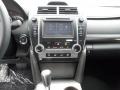 Super White - Camry SE Photo No. 26