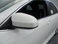 Super White - Camry SE Photo No. 11