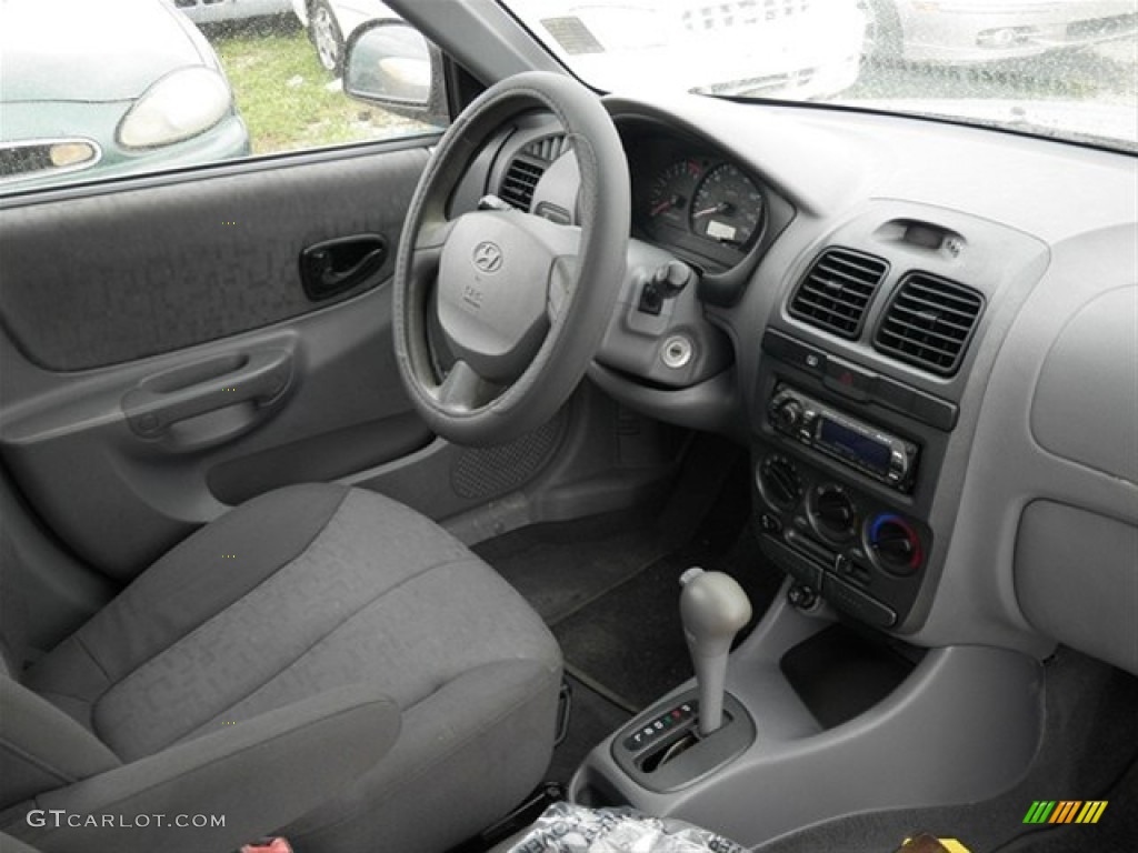 2004 Accent GL Sedan - Stormy Gray / Gray photo #13