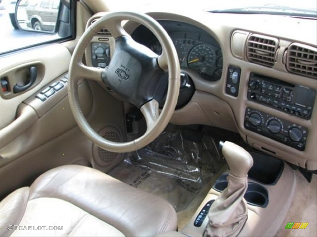 2000 Chevrolet Blazer Trailblazer Beige Dashboard Photo #68127935