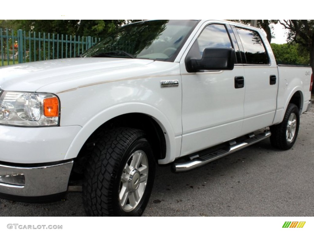 2004 F150 Lariat SuperCrew 4x4 - Oxford White / Tan photo #8