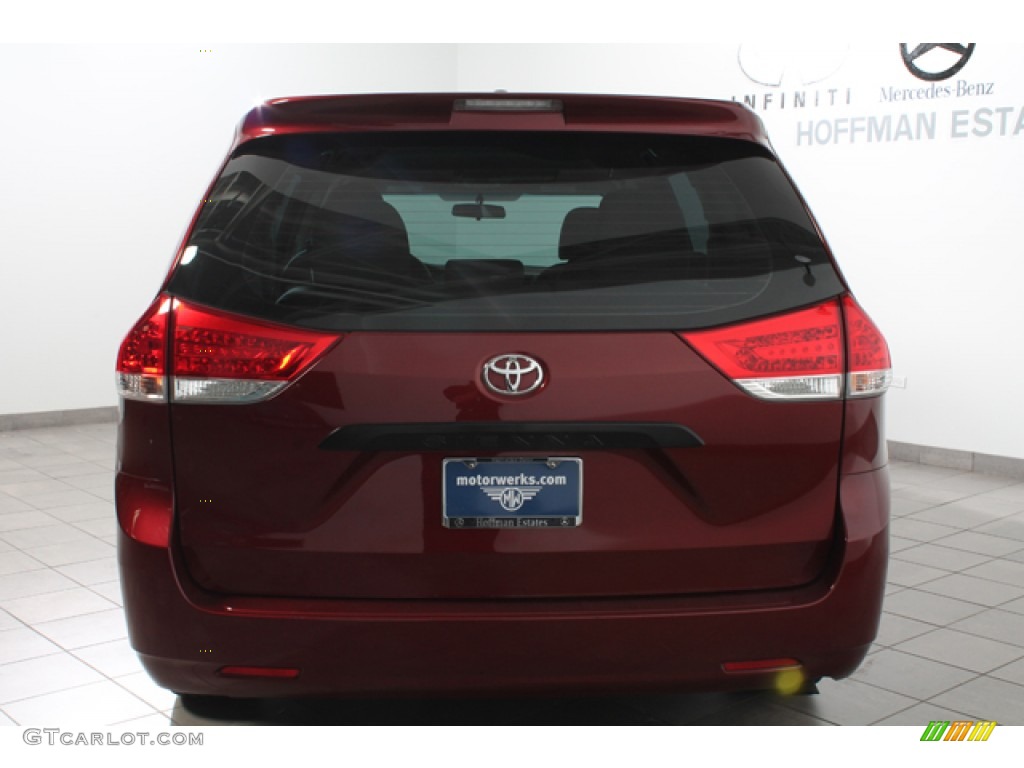 2011 Sienna V6 - Salsa Red Pearl / Light Gray photo #4