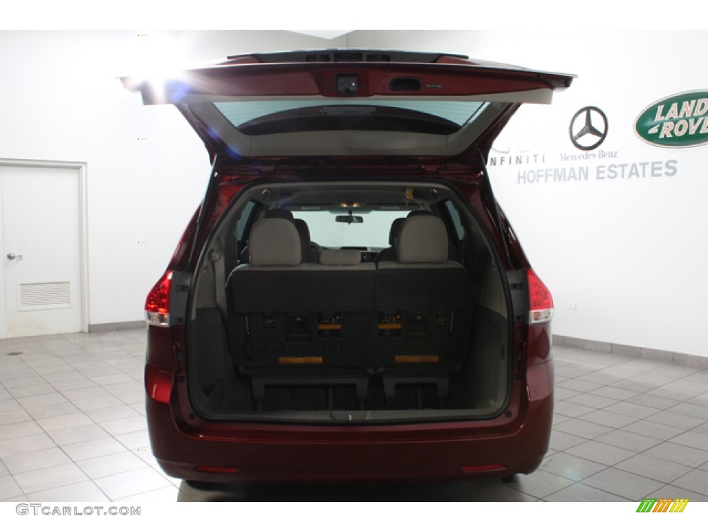 2011 Sienna V6 - Salsa Red Pearl / Light Gray photo #16