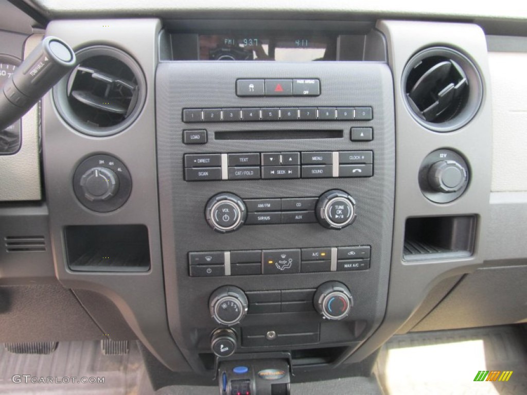 2010 Ford F150 STX SuperCab 4x4 Controls Photo #68132126
