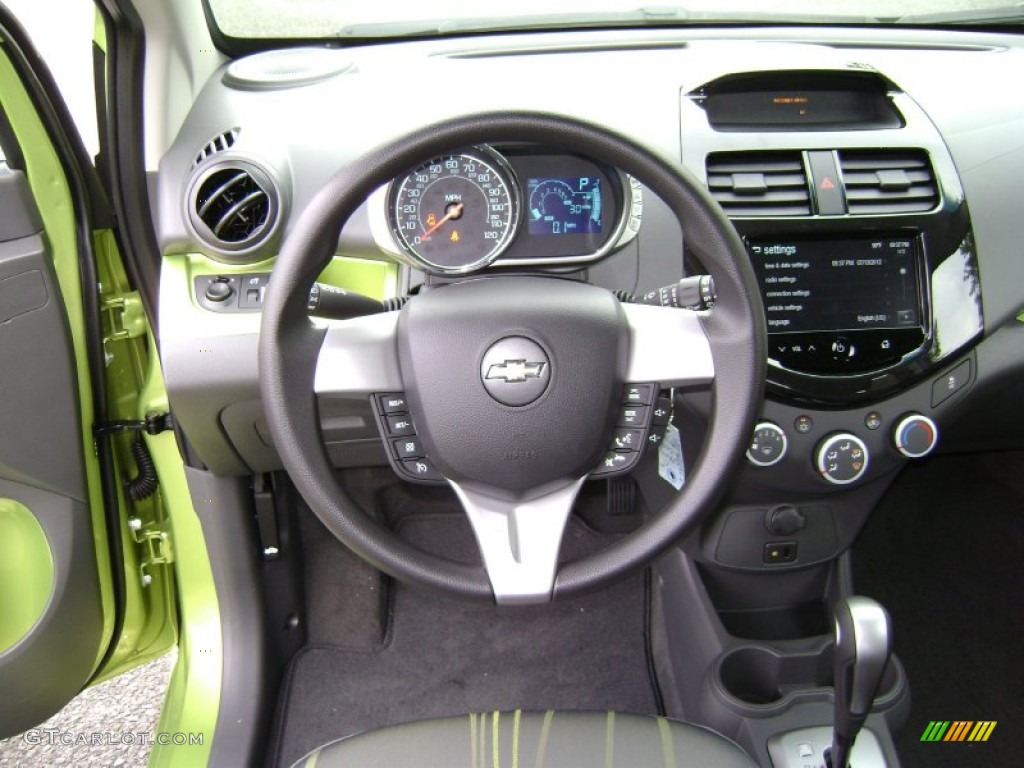 2013 Chevrolet Spark LT Green/Green Steering Wheel Photo #68132381