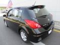 Super Black - Versa 1.8 SL Hatchback Photo No. 5