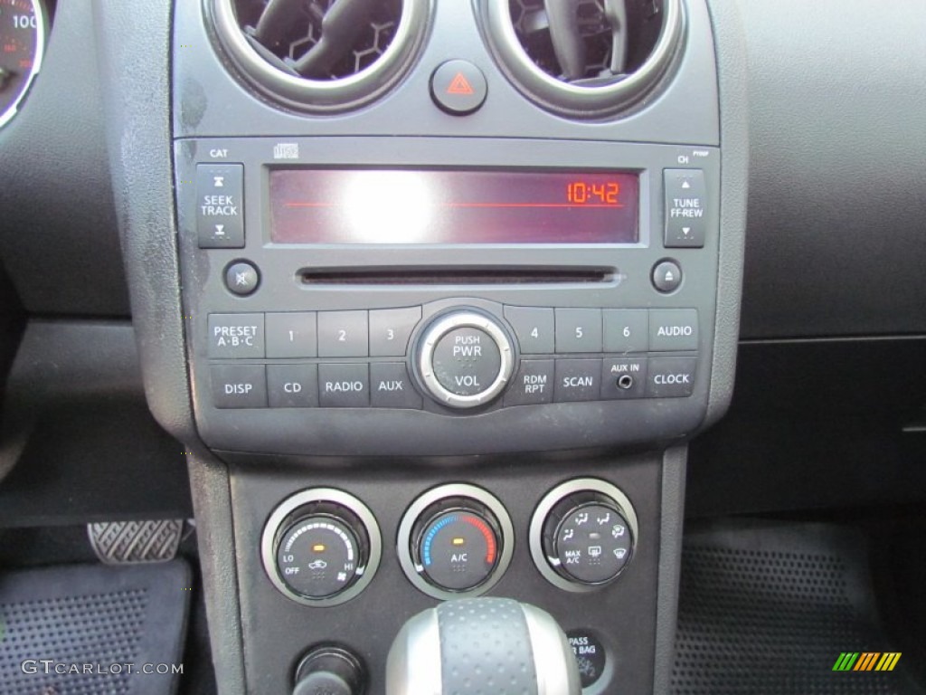 2010 Nissan Rogue AWD Krom Edition Audio System Photos