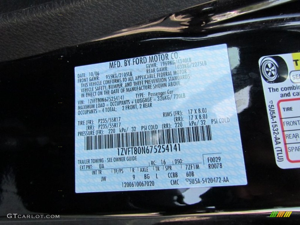 2007 Mustang V6 Premium Coupe - Black / Dark Charcoal photo #11