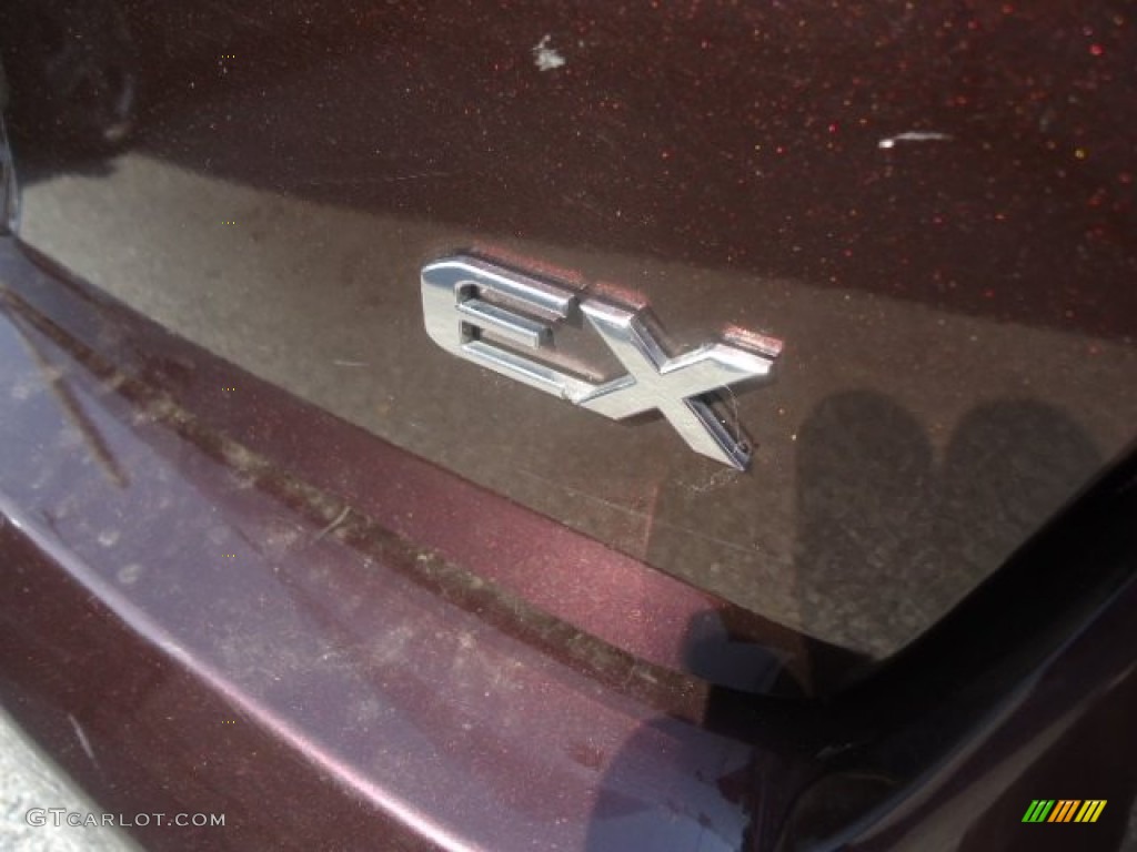 2011 Kia Forte EX Marks and Logos Photos