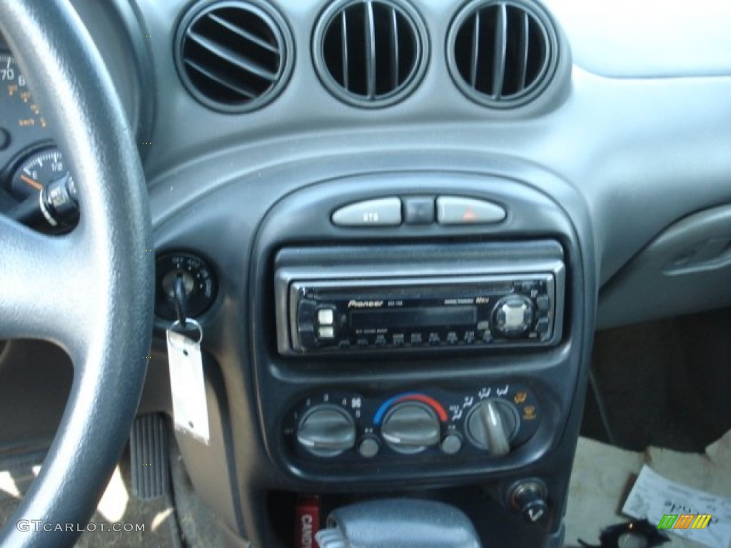 1999 Grand Am SE Sedan - Arctic White / Dark Pewter photo #12