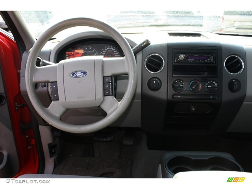 2005 F150 XLT SuperCab 4x4 - Bright Red / Medium Flint Grey photo #5