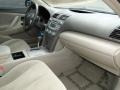 Black - Camry LE Photo No. 25