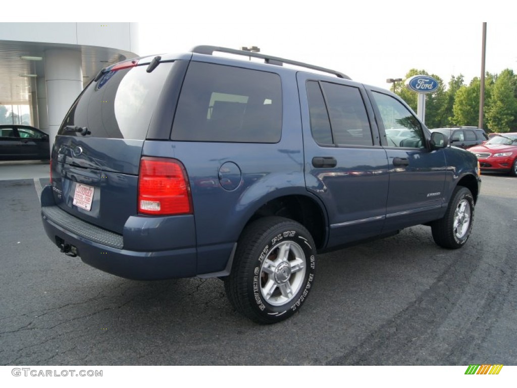 2004 Explorer XLT - Medium Wedgewood Blue Metallic / Graphite photo #3