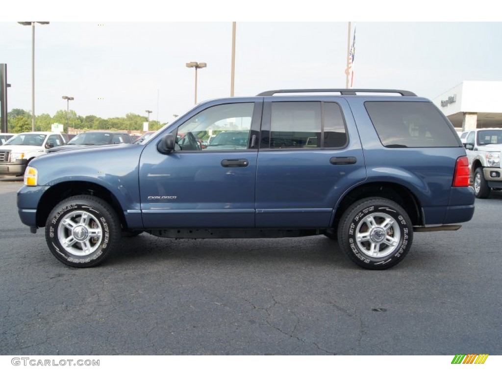 2004 Explorer XLT - Medium Wedgewood Blue Metallic / Graphite photo #5