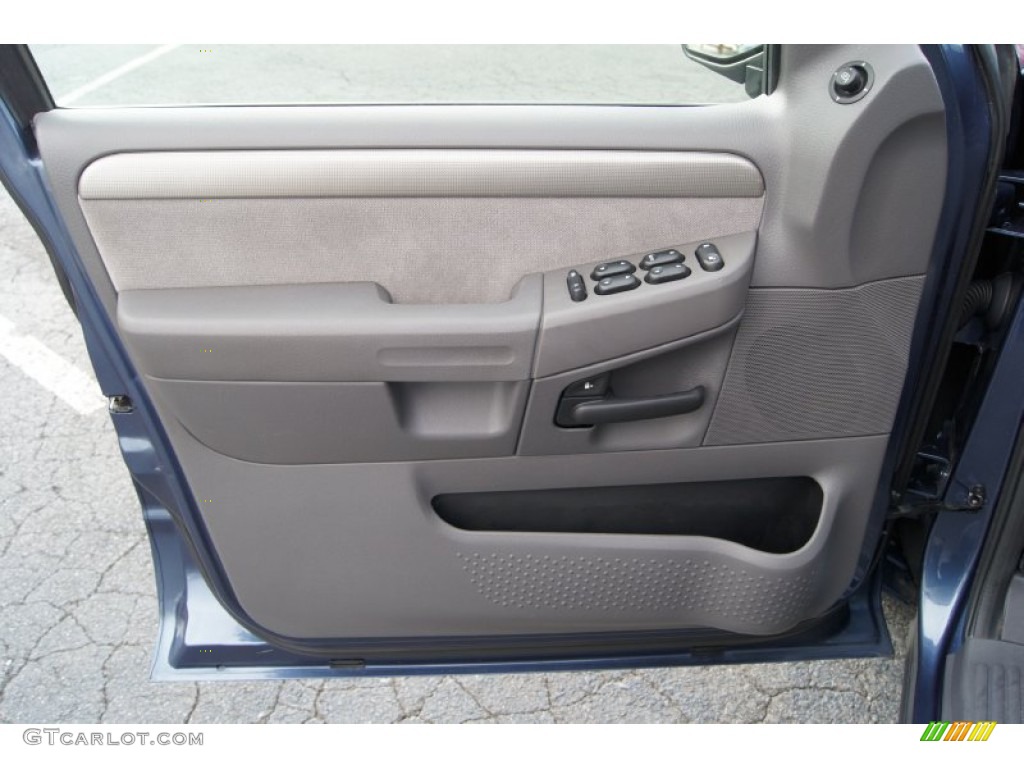 2004 Explorer XLT - Medium Wedgewood Blue Metallic / Graphite photo #21