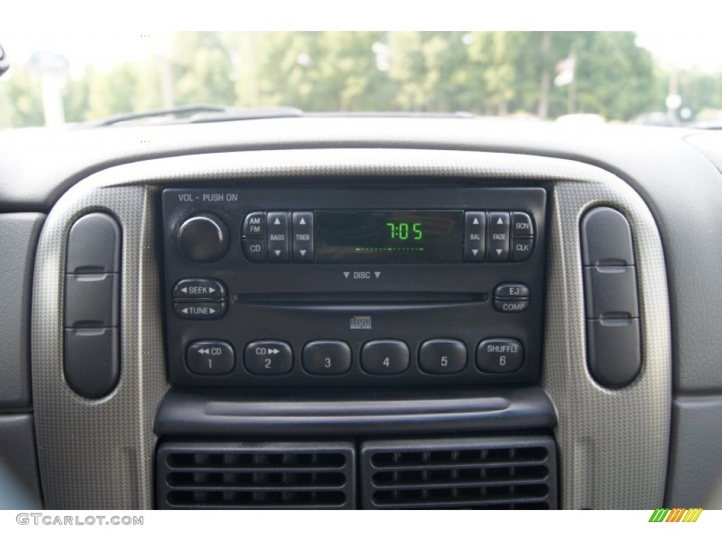 2004 Explorer XLT - Medium Wedgewood Blue Metallic / Graphite photo #29