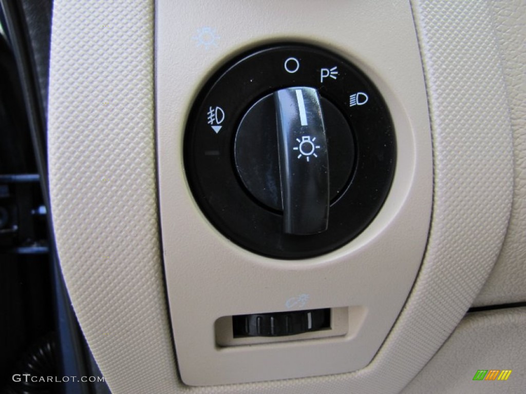 2006 Ford Explorer XLT 4x4 Controls Photo #68150229