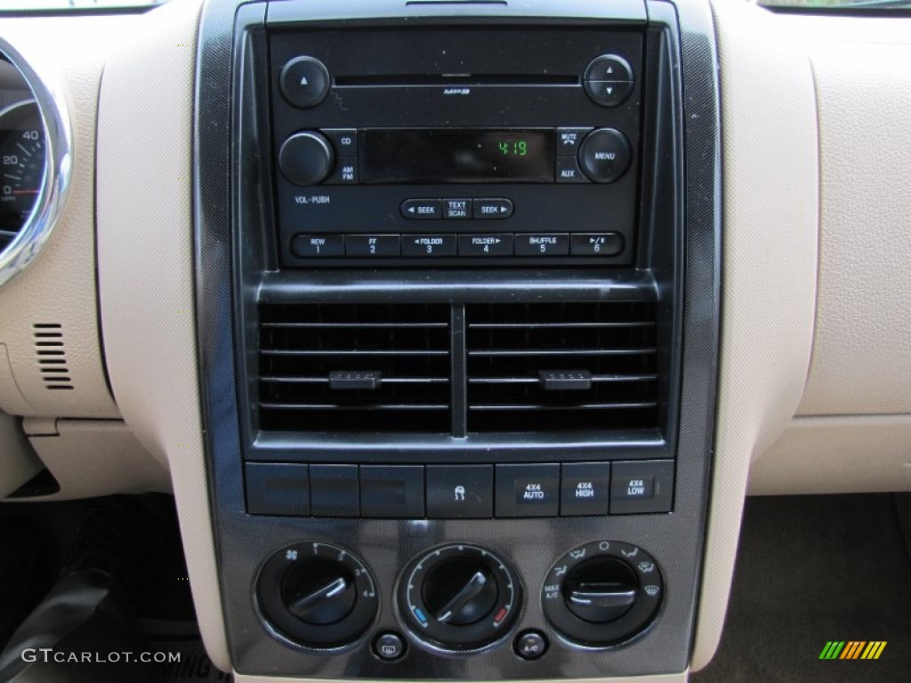 2006 Ford Explorer XLT 4x4 Controls Photo #68150235