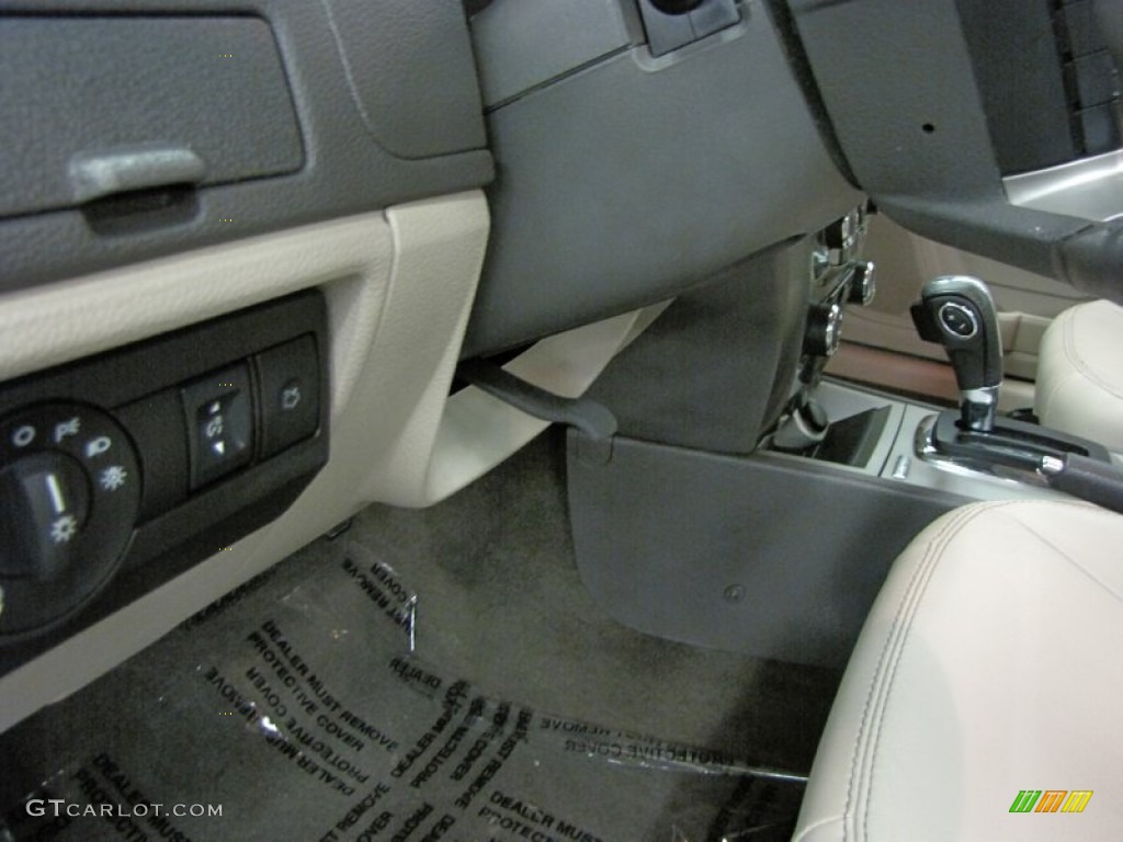 2011 Fusion SEL V6 - White Suede / Medium Light Stone photo #22