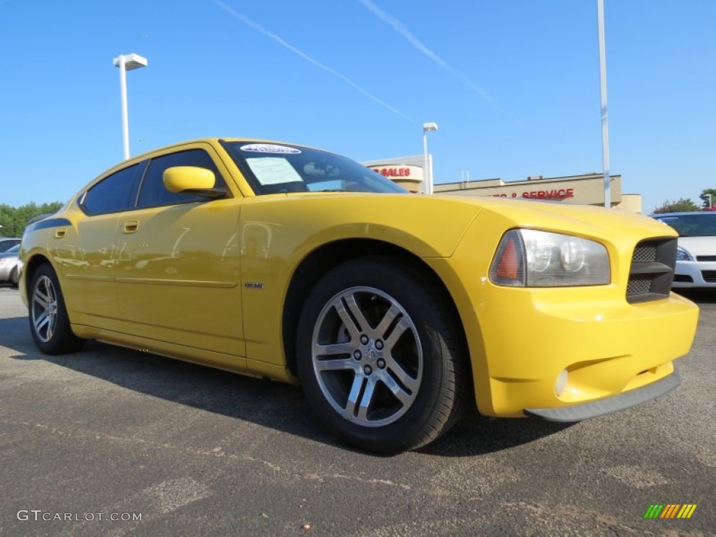Top Banana Yellow 2006 Dodge Charger R/T Daytona Exterior Photo #68154132