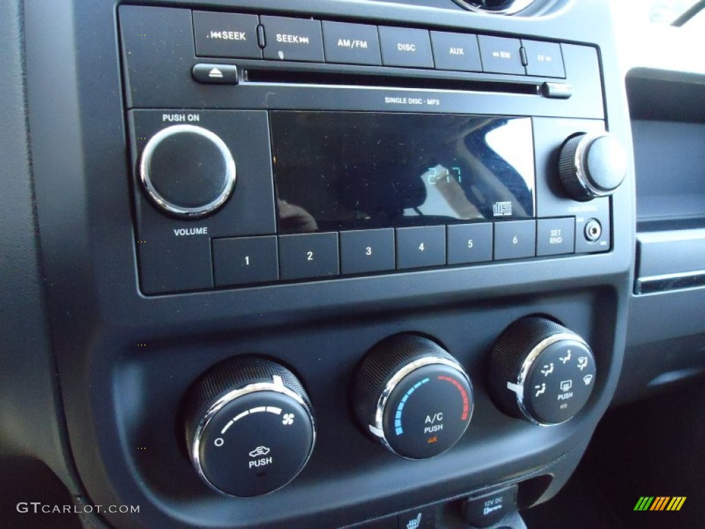 2010 Jeep Compass Latitude 4x4 Audio System Photo #68154477