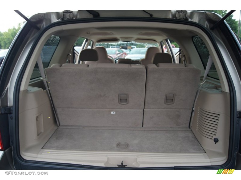 2003 Expedition XLT 4x4 - Arizona Beige Metallic / Medium Parchment photo #10