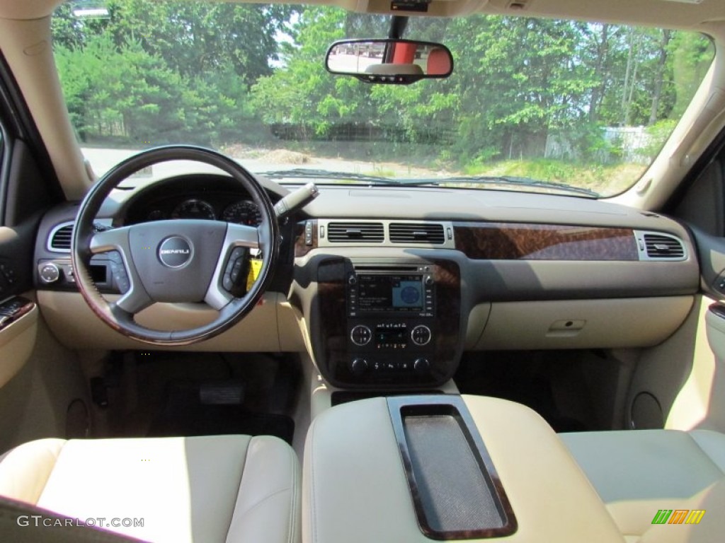 2011 GMC Yukon Denali AWD Cocoa/Light Cashmere Dashboard Photo #68156763