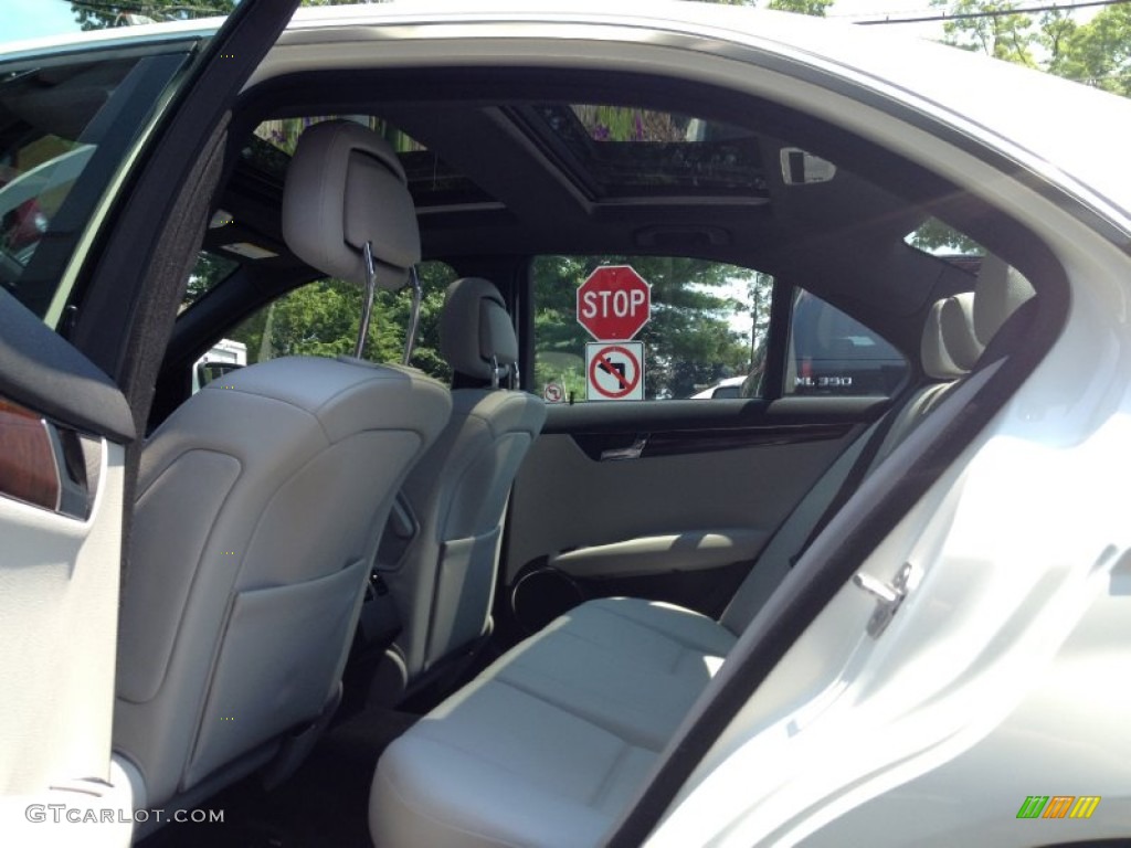 2009 C 300 4Matic Sport - Arctic White / Grey/Black photo #10