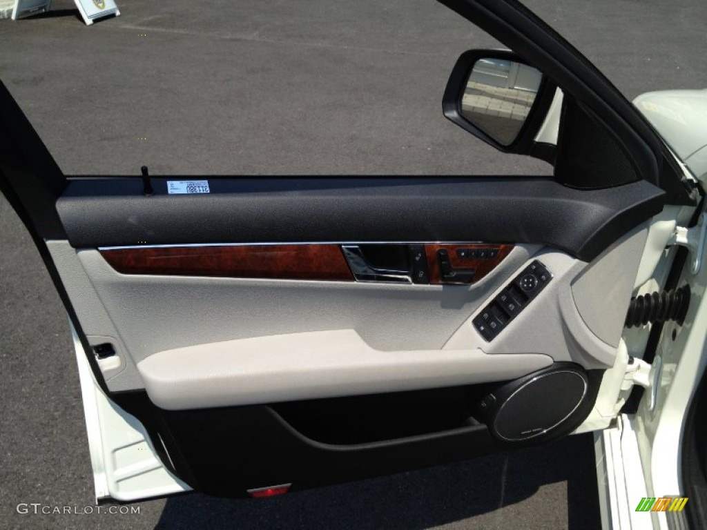 2009 C 300 4Matic Sport - Arctic White / Grey/Black photo #11