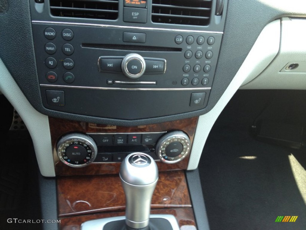 2009 C 300 4Matic Sport - Arctic White / Grey/Black photo #19