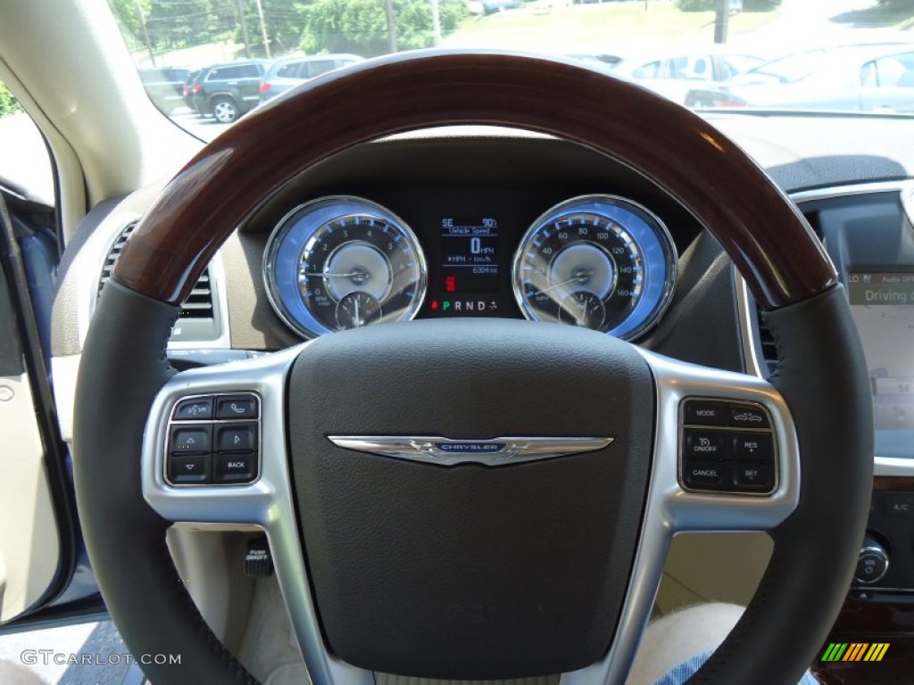 2011 Chrysler 300 C Hemi AWD Dark Frost Beige/Light Frost Beige Steering Wheel Photo #68158338