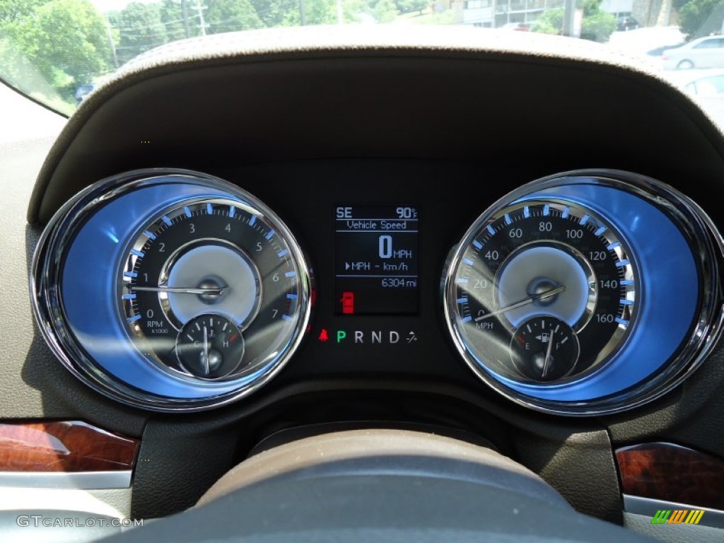 2011 Chrysler 300 C Hemi AWD Gauges Photo #68158344
