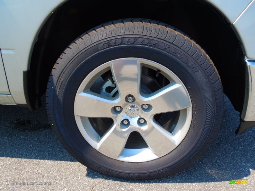 2012 Ram 1500 Big Horn Quad Cab 4x4 - Bright Silver Metallic / Dark Slate Gray/Medium Graystone photo #24