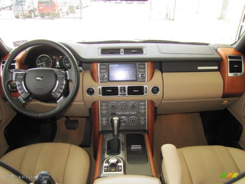 2010 Land Rover Range Rover HSE Sand/Jet Black Dashboard Photo #68164107