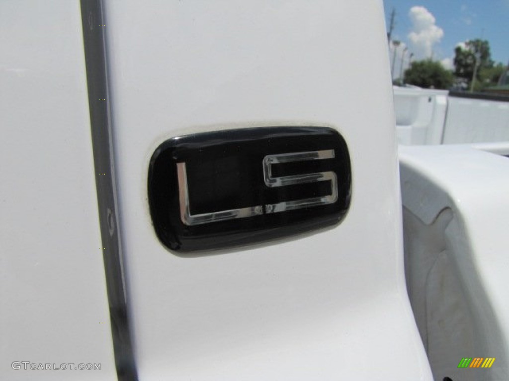 2005 Silverado 2500HD LT Extended Cab - Summit White / Dark Charcoal photo #18