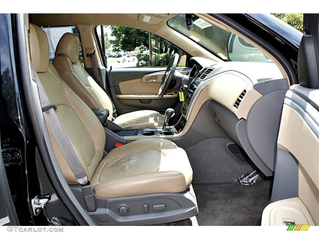 Cashmere/Dark Gray Interior 2009 Chevrolet Traverse LT Photo #68166984
