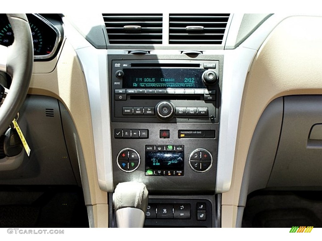 2009 Chevrolet Traverse LT Controls Photo #68167149
