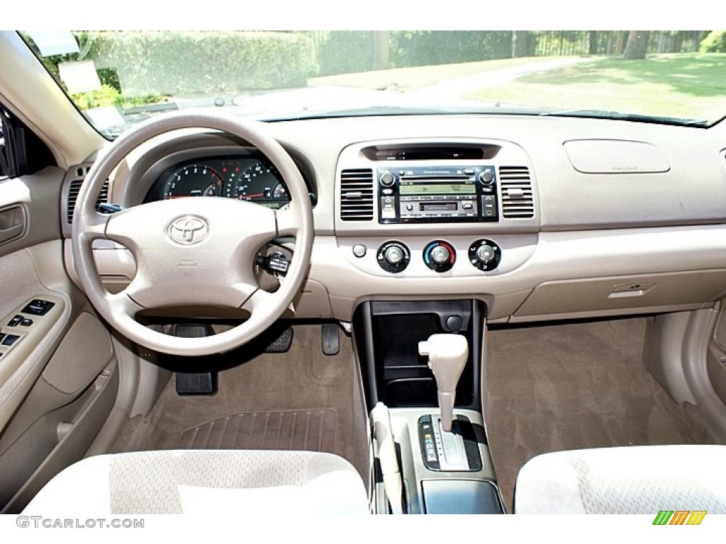 2002 Camry LE - Black Walnut Pearl / Taupe photo #18